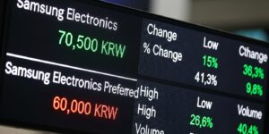 보통주와 우선주 주가 비교 전광판